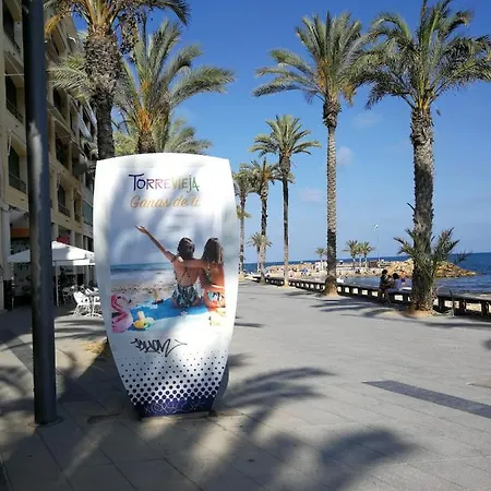 Mit Pool,450 M Zur アパート