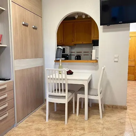 Mit Pool,450 M Zur アパート *