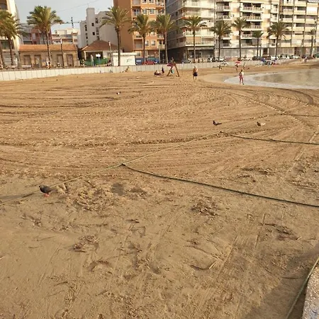 Mit Pool,450 M Zur Daire Torrevieja
